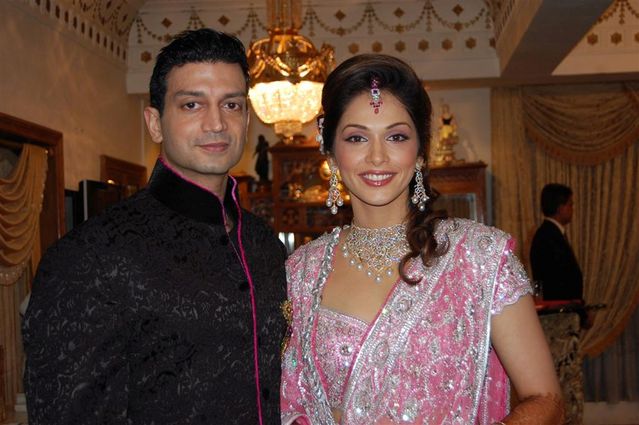 isha-koppikar-husband-1