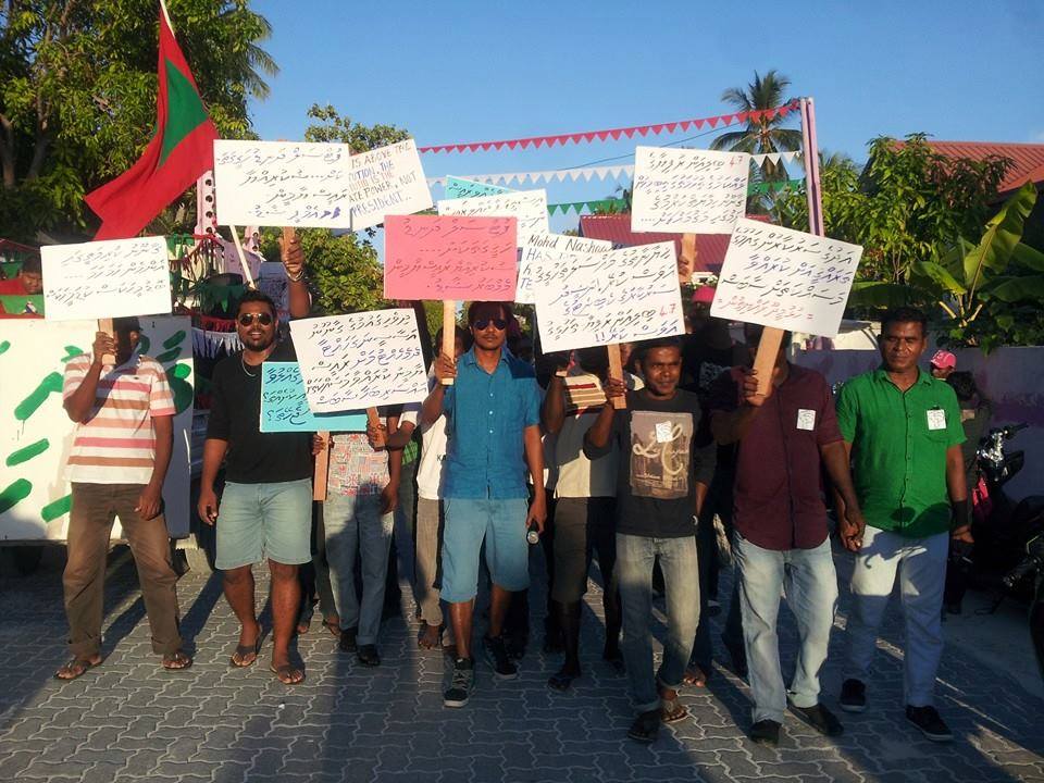 ހުޅުމީދޫގަައި އިއްޔެ ބޭއްވި ވެހިކަލް ބުރުގެ ތެރެއިން. ފޮޓޯ: އެފްބީ